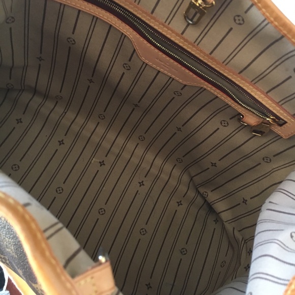 Louis Vuitton Monogram Hobo bag. - Picture 5 of 6